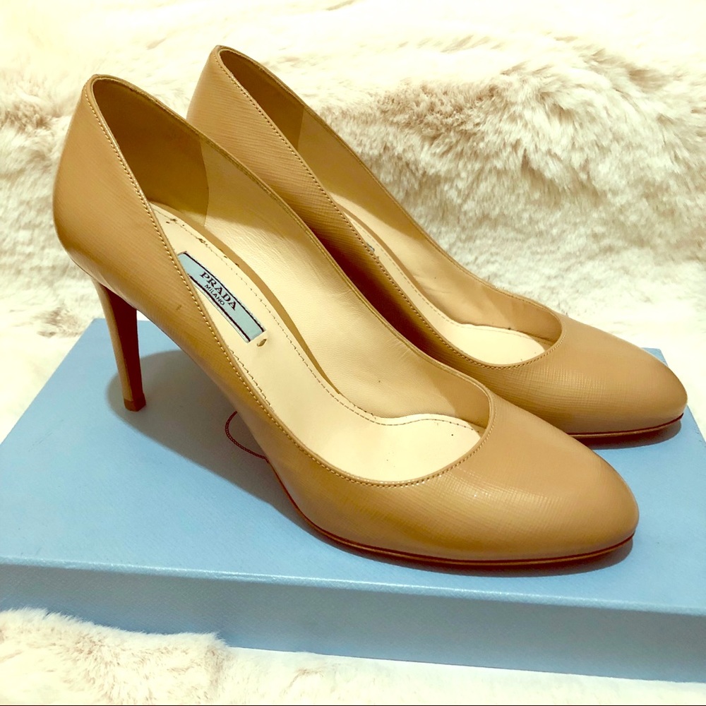 Prada Round Toe Pump